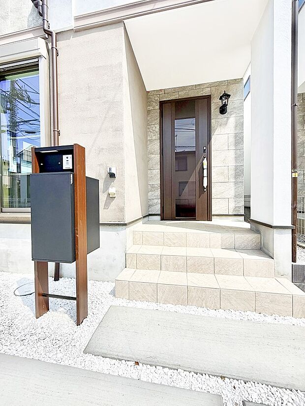 【玄関】玄関はお家の顔!おしゃれな玄関アプローチでお客様をお迎え!