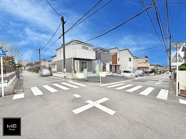 【前面道路含む現地写真】■新しい住まい、街の新しい風景