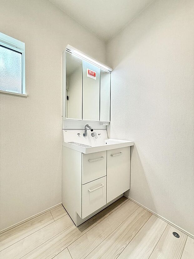 【洗面台・洗面所】■朝の準備がスムーズにできる広さです