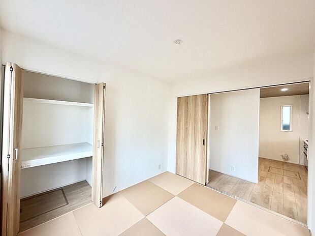 【リビング以外の居室】1号棟 ■落ち着いた色合いのお部屋で穏やかな時間を楽しめます