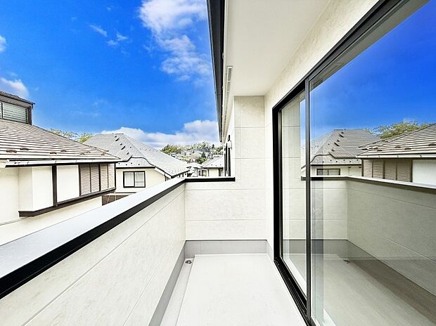 【バルコニー】■お洗濯物がよく乾く陽当たり良好のバルコニーです！  