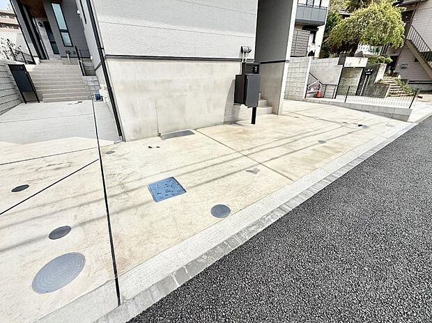 【駐車場】■快適な駐車スペースで安心