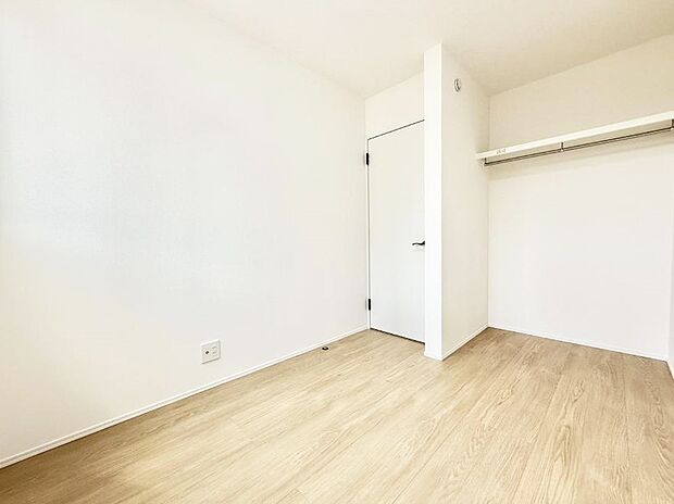 【リビング以外の居室】豊富な収納スペース！