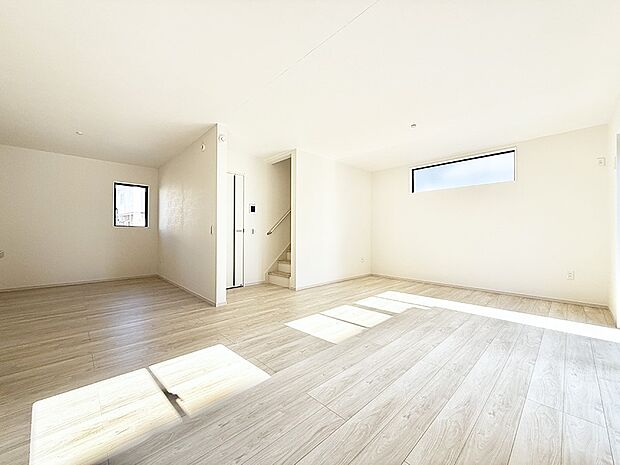 【リビング】■家族の時間を彩る、快適で癒される空間