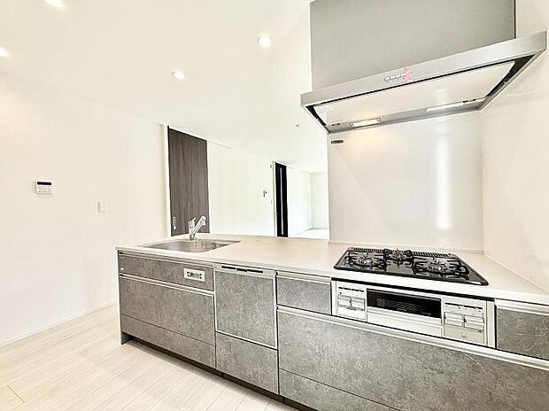 【キッチン】■シンプルで機能的、毎日使いやすいキッチン