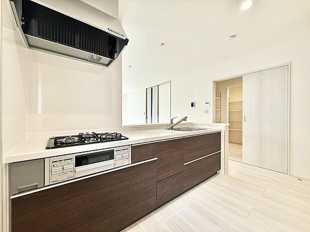 【キッチン】■シンプルで機能的、毎日使いやすいキッチン