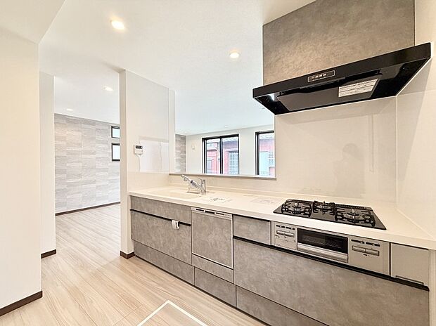 【キッチン】会話が深まる対面キッチン！家族との会話がはずみます  