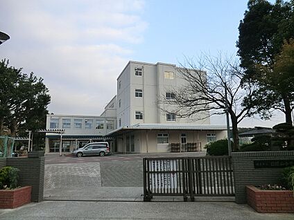 横浜市立日限山中学校 150m(2分)