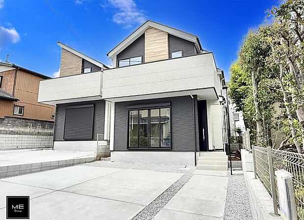 【現地外観写真】1号棟 ■暮らしを彩る充実した設備仕様が備わった住まい
