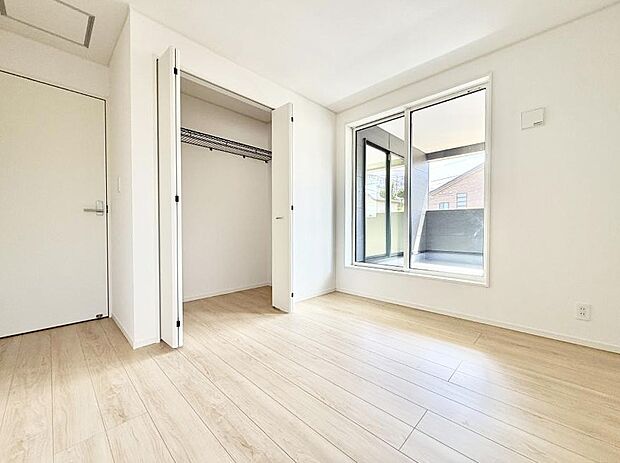 【リビング以外の居室】1号棟 ■落ち着いた色合いのお部屋で穏やかな時間を楽しめます