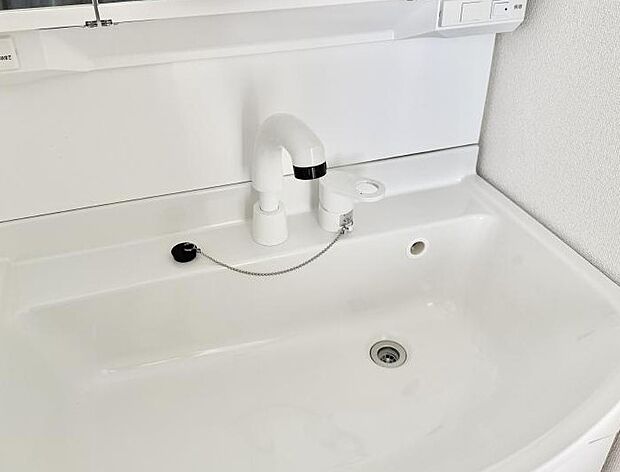 【ハンドシャワー付洗面台】■手洗いや顔を洗う時も快適に使える便利なシャワー