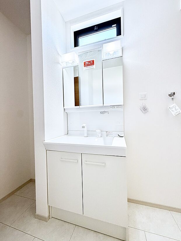 【洗面台・洗面所】■朝の準備がスムーズにできる広さです