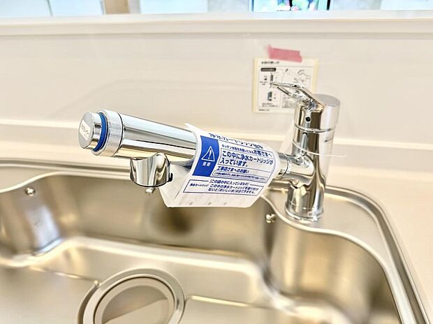 【浄水器】■清潔でおいしい水を手軽に供給してくれます