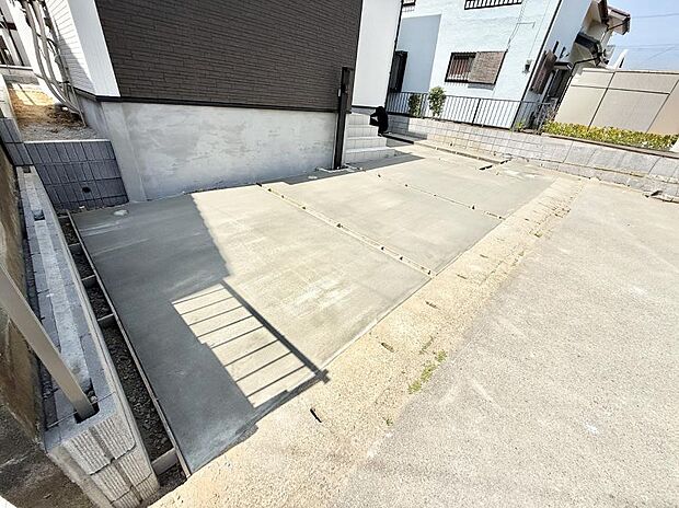 【前面道路含む現地写真】■新しい時代の息吹を感じる、心地よい環境