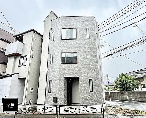 【現地外観写真】2号棟 ■家族みんなが笑顔で過ごせる、安心感のある住まい