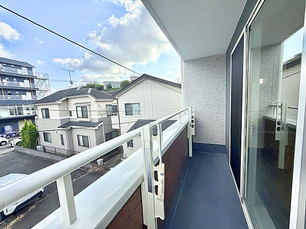 【バルコニー】1号棟 ■ 空を眺めながら、ほっと一息つける特別な空間