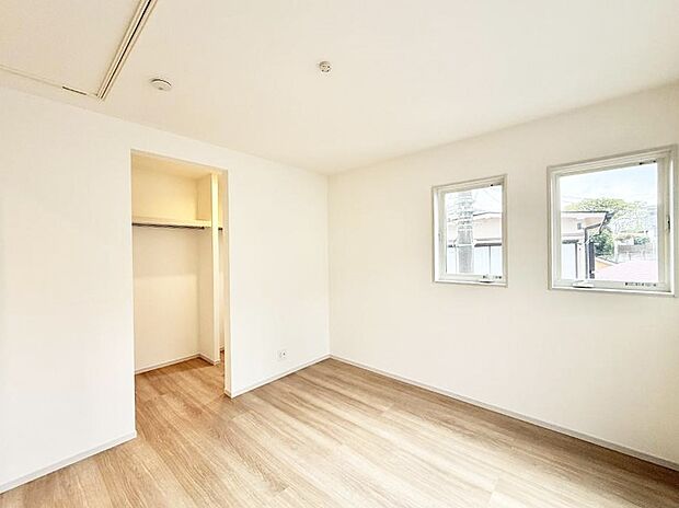 【洋室】■自分だけのスペース どんなお部屋にするかとっても楽しみですね