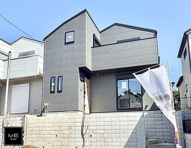 【現地外観写真】A号棟 ■家族みんなが笑顔で過ごせる、安心感のある住まい