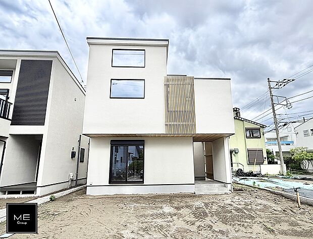 【現地外観写真】B号棟  ■家族みんなが笑顔で過ごせる、安心感のある住まい