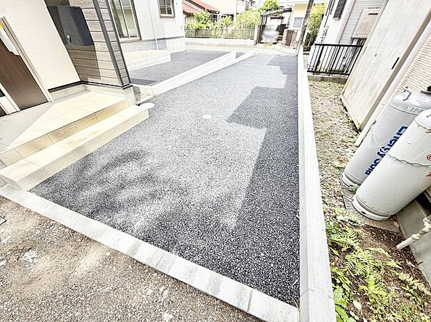 【駐車場】2号棟  ■自宅にカースペースがあると助かります