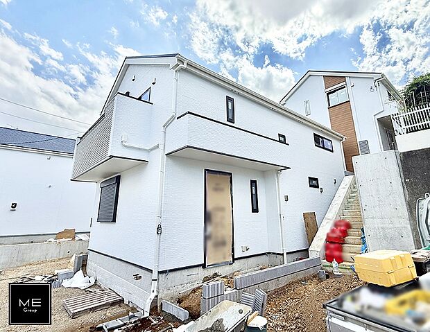 【現地外観写真】4号棟  ■家族みんなが笑顔で過ごせる、安心感のある住まい