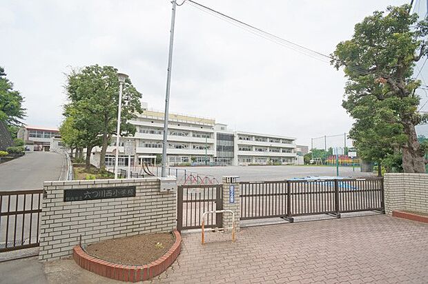 横浜市立六ツ川西小学校（約200m・徒歩3分）