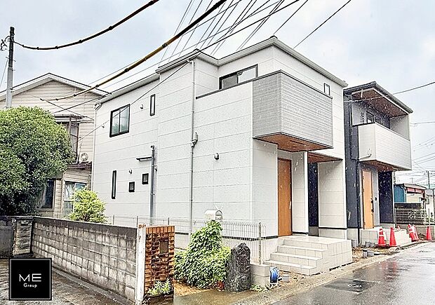 【現地外観写真】1号棟  ■暮らしを彩る充実した設備仕様が備わった住まい