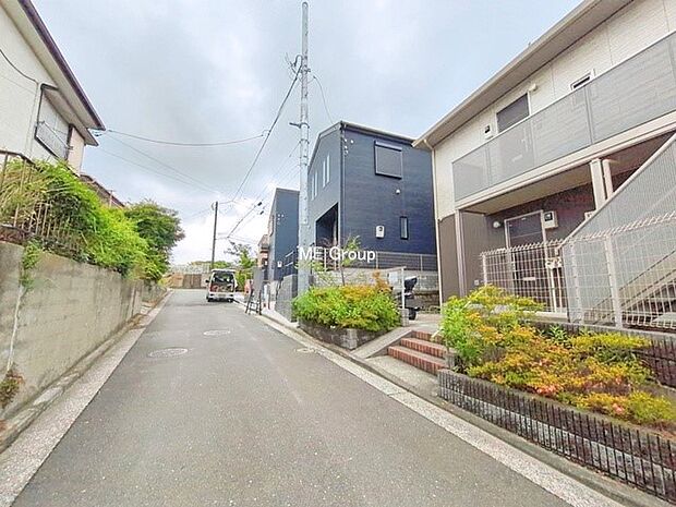 【前面道路含む現地写真】■家族とのお出かけが楽しくなる環境です