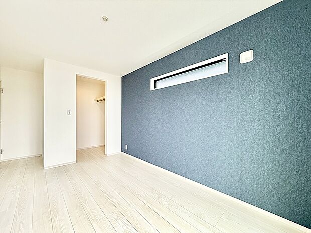 【リビング以外の居室】1号棟 ■落ち着いた色合いのお部屋で穏やかな時間を楽しめます