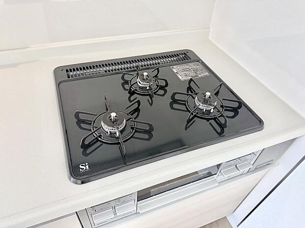 【3口ガスコンロ】■一度に多くの料理ができ便利で効率的