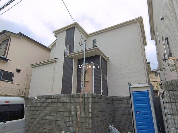 【現地外観写真】B号棟 ■暮らしを彩る充実した設備仕様が備わった住まい
