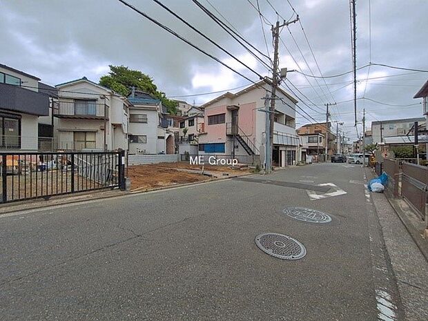 【現地外観写真】2号棟 ■家族みんなが笑顔で過ごせる、安心感のある住まい