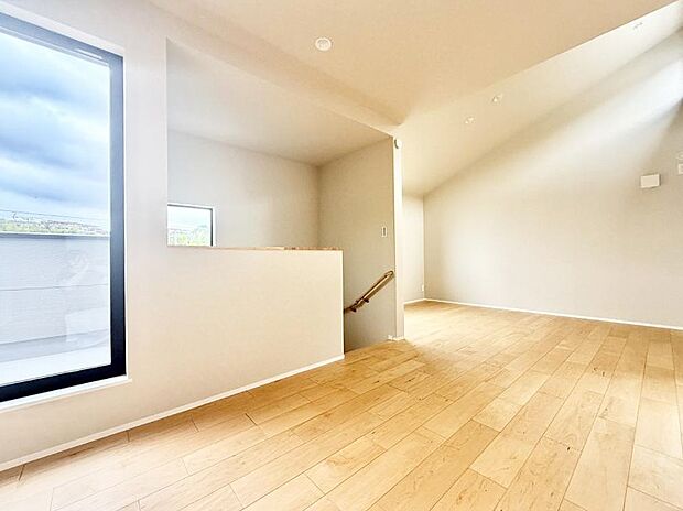 【リビングダイニング】1号棟 ■シンプルだけど贅沢、大切な人と過ごす心がほどける空間