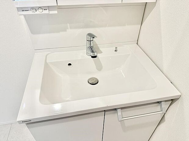 【ハンドシャワー付洗面台】■手洗いや顔を洗う時も快適に使える便利なシャワー