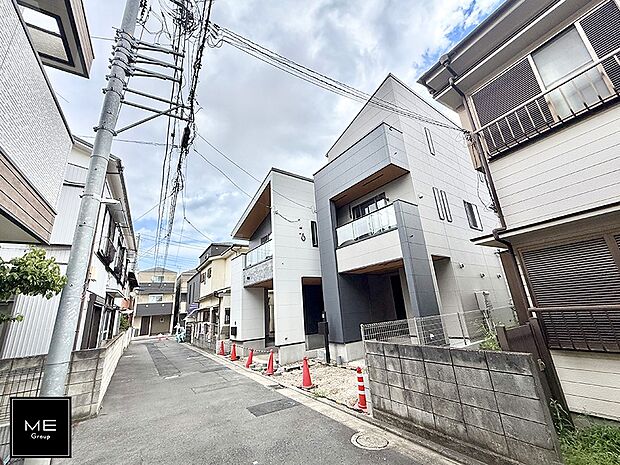【前面道路含む現地写真】■優雅なラインが、毎日を引き立てます