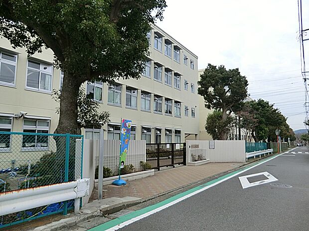 横浜市立上郷小学校(約700m・徒歩9分)