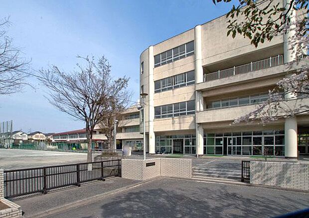 横浜市立飯島中学校(約70m・徒歩1分)