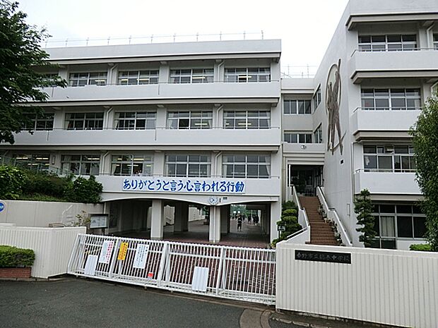 秦野市立鶴巻中学校(約1,500m・徒歩19分)