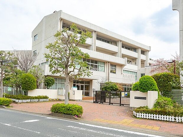 藤沢市立第一中学校(約1,500m・徒歩19分)