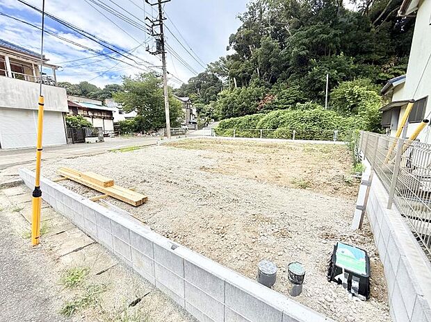 【現地外観写真】1号棟  ■暮らしを彩る充実した設備仕様が備わった住まい