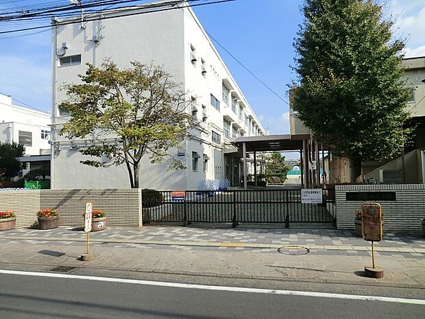 横浜市立戸塚小学校（約1,100m・徒歩14分）