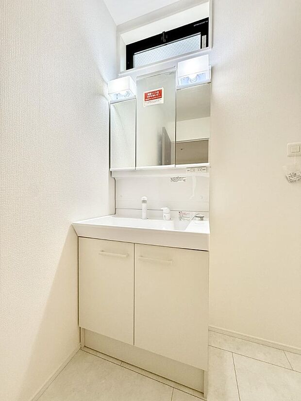【洗面台・洗面所】1号棟 ■朝の準備がスムーズにできる広さです