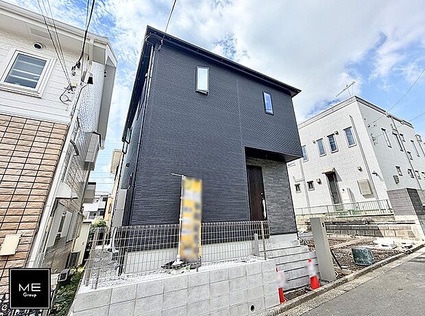 【前面道路含む現地写真】■家族みんなが笑顔で過ごせる、安心感のある住まい