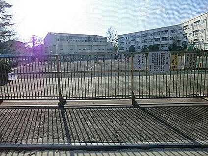 横浜市立小雀小学校 800m(10分)