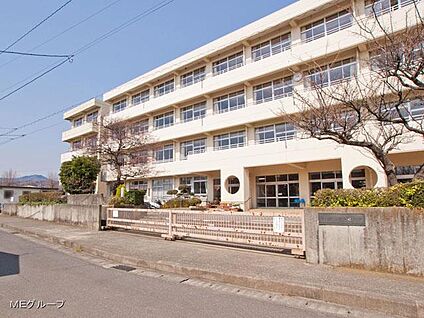 愛川町立菅原小学校 800m(10分)