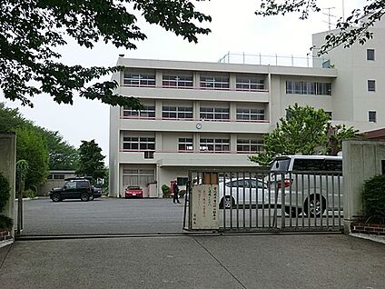 秦野市立末広小学校 1200m(15分)