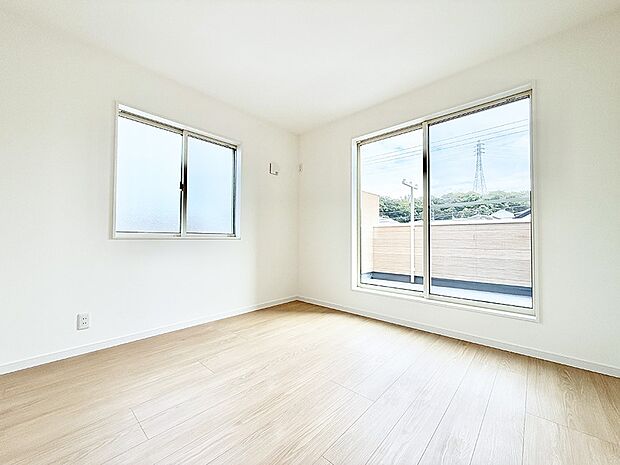 【リビング以外の居室】1号棟  ■落ち着いた色合いのお部屋で穏やかな時間を楽しめます