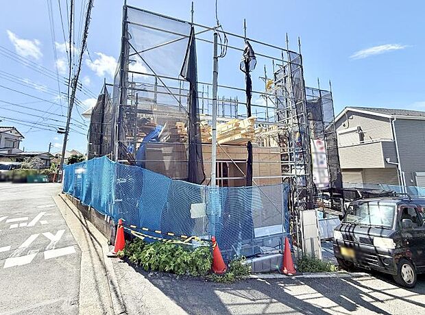 【現地外観写真】2号棟 ■暮らしを彩る充実した設備仕様が備わった住まい