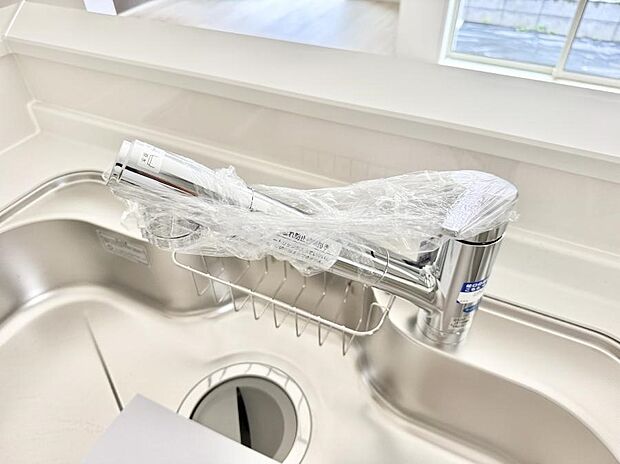 【浄水器】■清潔でおいしい水を手軽に供給してくれます