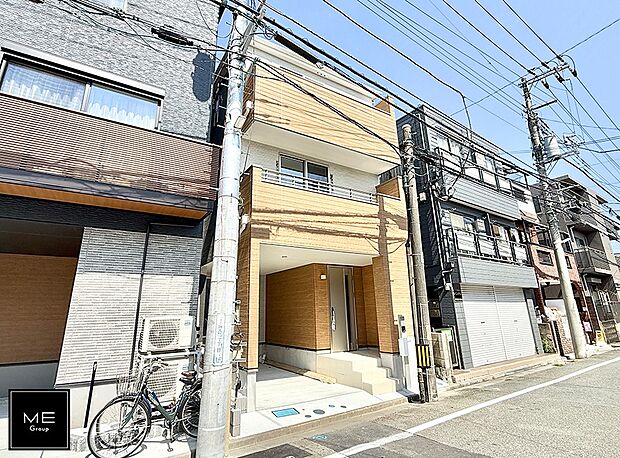 【現地外観写真】1号棟 ■暮らしを豊かにする充実した仕様設備で快適に